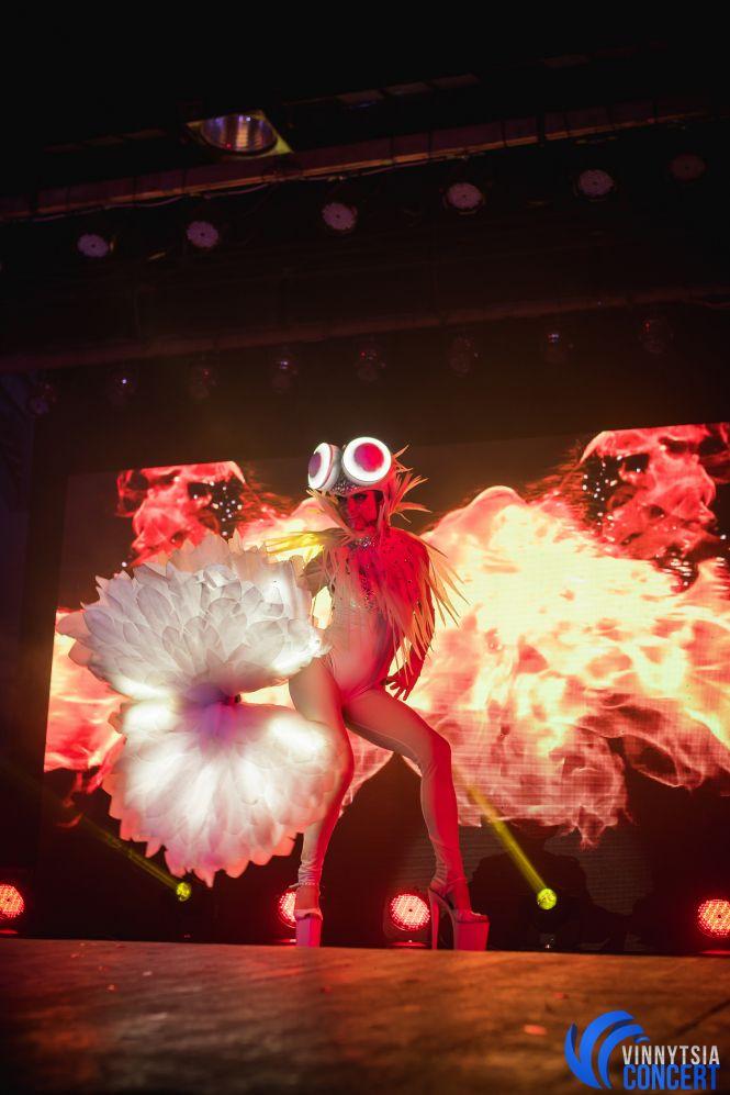 Новини Вінниці - фото з Дима Коляденко в Виннице «нашел невесту», танцевал гопак и вспоминал знакомство с Билык Дима Коляденко в Виннице «нашел невесту», танцевал гопак и вспоминал знакомство с Билык, фото №3 на сайті 20minut.ua