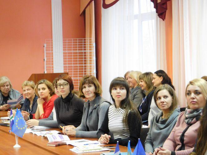 Новини Хмельницького - фото з “Вчитель не може стояти на місці”: у Хмельницькому обговорили плюси та мінуси НУШ “Вчитель не може стояти на місці”: у Хмельницькому обговорили плюси та мінуси НУШ, фото №4 на сайті vsim.ua