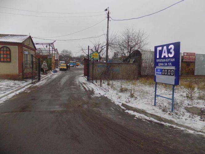 Новини Вінниці - фото з Закрили ще дві нелегальних автозаправки. Кажуть, вони створюють смертельну загрозу Закрили ще дві нелегальних автозаправки. Кажуть, вони створюють смертельну загрозу, фото №1 на сайті 20minut.ua