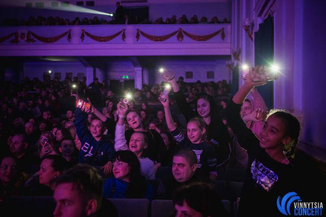 Новини Вінниці - фото з Дима Коляденко в Виннице «нашел невесту», танцевал гопак и вспоминал знакомство с Билык Дима Коляденко в Виннице «нашел невесту», танцевал гопак и вспоминал знакомство с Билык, фото №31 на сайті 20minut.ua
