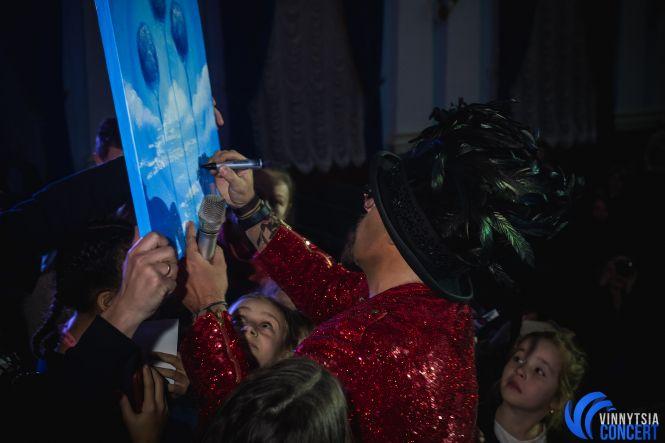 Новини Вінниці - фото з Дима Коляденко в Виннице «нашел невесту», танцевал гопак и вспоминал знакомство с Билык Дима Коляденко в Виннице «нашел невесту», танцевал гопак и вспоминал знакомство с Билык, фото №9 на сайті 20minut.ua