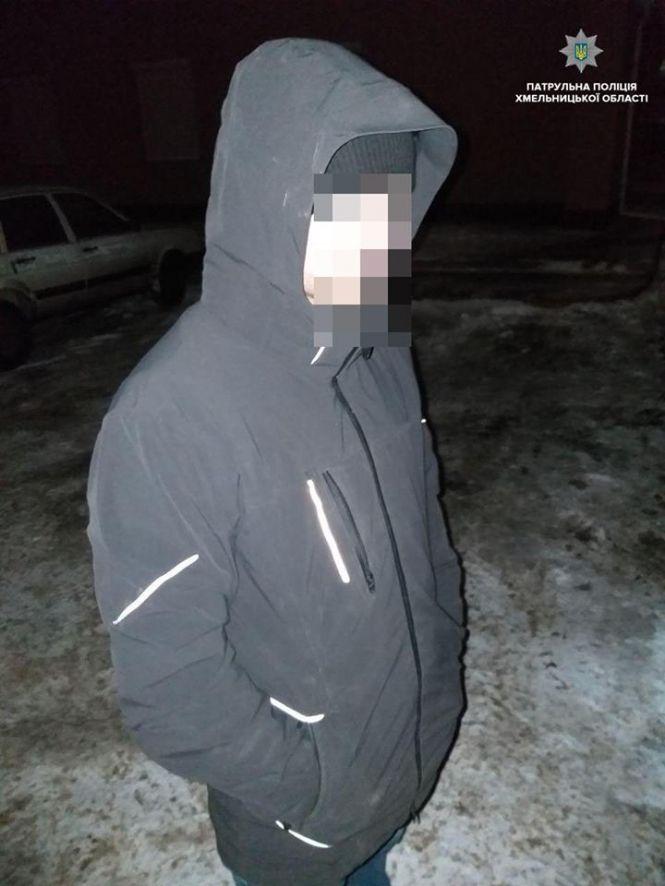 Крали та вимагали викуп: поліцейські затримали хлопців, які знімали номери з “євроблях”, фото №3 на сайті vsim.ua