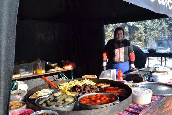 Новини Вінниці - фото з Мед їли, вино пили: у Вінниці проходить другий день глінтвейн-фесту Мед їли, вино пили: у Вінниці проходить другий день глінтвейн-фесту, фото №1 на сайті 20minut.ua