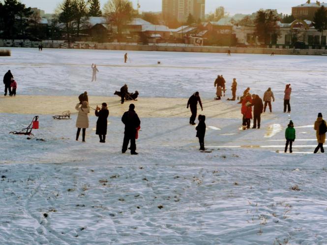 Риболовля, ковзани та хокей: хмельничани розважаються на Південному Бузі (ФОТО, ВІДЕО), фото №5 на сайті vsim.ua