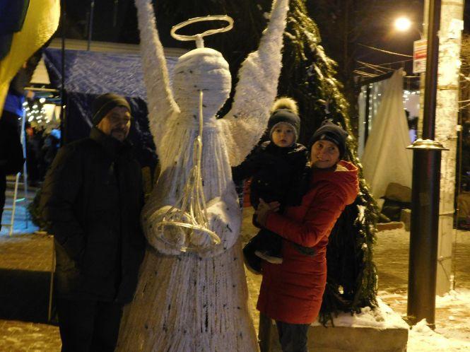 На Проскурівській засвітили головну ялинку Хмельницького (ФОТО, ВІДЕО), фото №1 на сайті vsim.ua