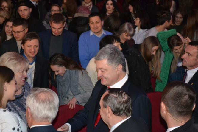 Новини Хмельницького - фото з Петро Порошенко в Хмельницькому: про що говорив зі студентами ХНУ Петро Порошенко в Хмельницькому: про що говорив зі студентами ХНУ, фото №4 на сайті vsim.ua