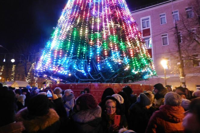 Новини Хмельницького - фото з Воєнний стан, приїзд Порошенка та яскраве шоу на Проскурівській: ТОП-5 новин тижня у Хмельницькому Воєнний стан, приїзд Порошенка та яскраве шоу на Проскурівській: ТОП-5 новин тижня у Хмельницькому, фото №5 на сайті vsim.ua