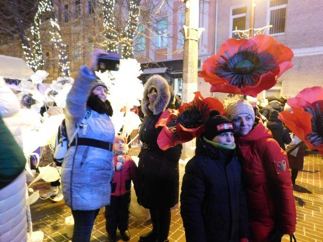 На Проскурівській засвітили головну ялинку Хмельницького (ФОТО, ВІДЕО), фото №3 на сайті vsim.ua