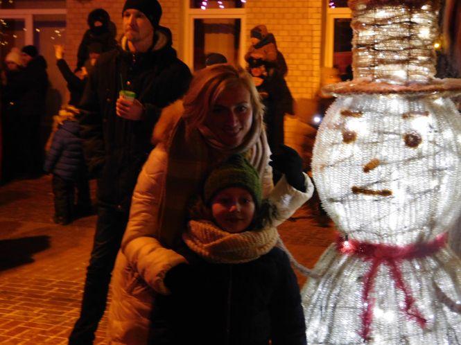 На Проскурівській засвітили головну ялинку Хмельницького (ФОТО, ВІДЕО), фото №2 на сайті vsim.ua