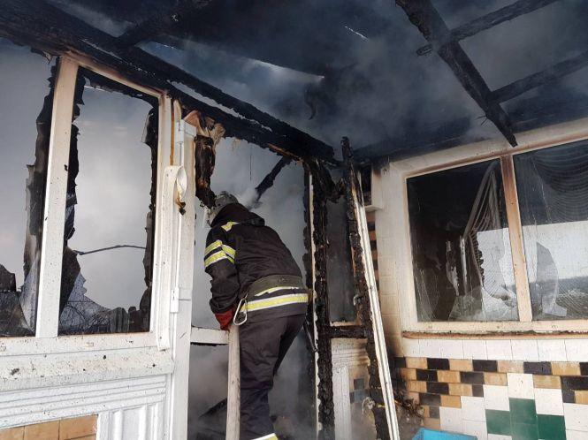 У Кам’янець-Подільському районі гасили палаючий будинок, фото №1 на сайті 20minut.ua