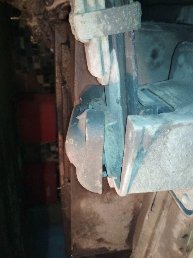 “Вбивці на колесах” у Хмельницькому: як рейсові автобуси виходять на маршрути з несправними ресорами, фото №2 на сайті vsim.ua