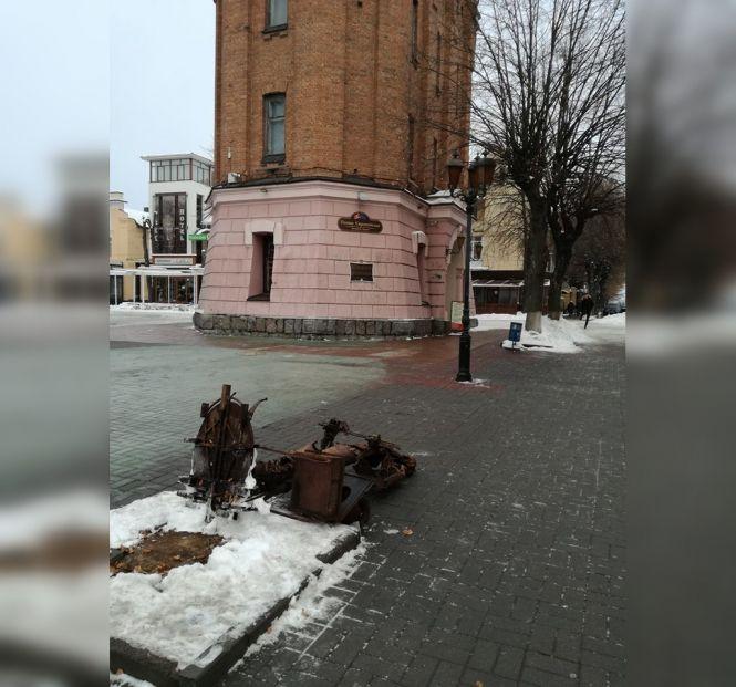 Новини Вінниці - фото з «Скрипаля» у центрі міста перекинули для профілактичних робіт «Скрипаля» у центрі міста перекинули для профілактичних робіт, фото №1 на сайті 20minut.ua