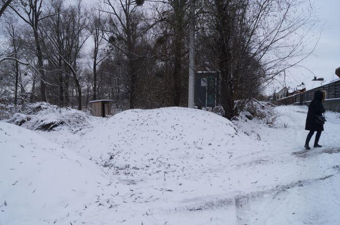 Новини Вінниці - фото з Набережна від Київського мосту до Водоканалу: приватна пристань з маяком, кладовище та «зона» Набережна від Київського мосту до Водоканалу: приватна пристань з маяком, кладовище та «зона», фото №14 на сайті 20minut.ua
