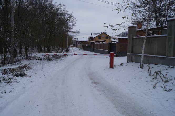 Новини Вінниці - фото з Набережна від Київського мосту до Водоканалу: приватна пристань з маяком, кладовище та «зона» Набережна від Київського мосту до Водоканалу: приватна пристань з маяком, кладовище та «зона», фото №13 на сайті 20minut.ua