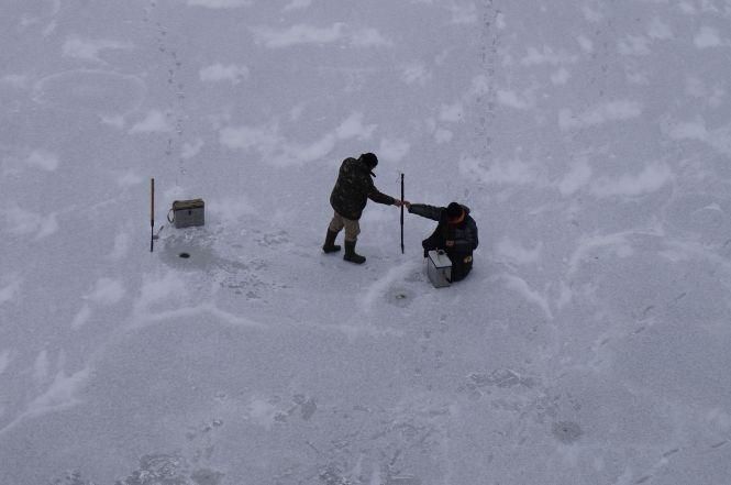 Новини Вінниці - фото з Набережна від Київського мосту до Водоканалу: приватна пристань з маяком, кладовище та «зона» Набережна від Київського мосту до Водоканалу: приватна пристань з маяком, кладовище та «зона», фото №1 на сайті 20minut.ua
