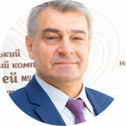 У шостій школі продаватимуть брендовані шкарпетки, фото №1 на сайті 20minut.ua