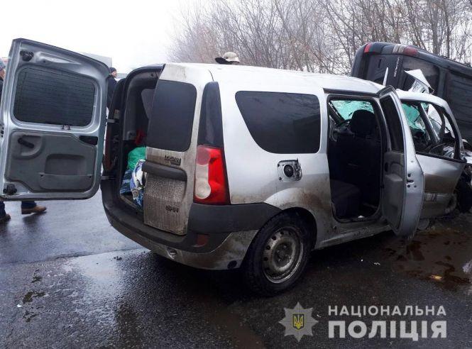 Новини Вінниці - фото з Лоб в лоб: в жахливій аварії під Гайсином загинуло двоє людей Лоб в лоб: в жахливій аварії під Гайсином загинуло двоє людей, фото №1 на сайті 20minut.ua