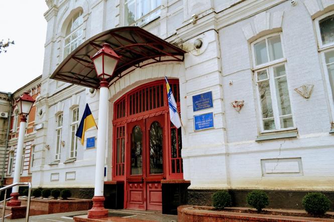 Новини Хмельницького - фото з Фото дня: на будівлі міської ради з’явився прапор ВМС Фото дня: на будівлі міської ради з’явився прапор ВМС, фото №3 на сайті vsim.ua