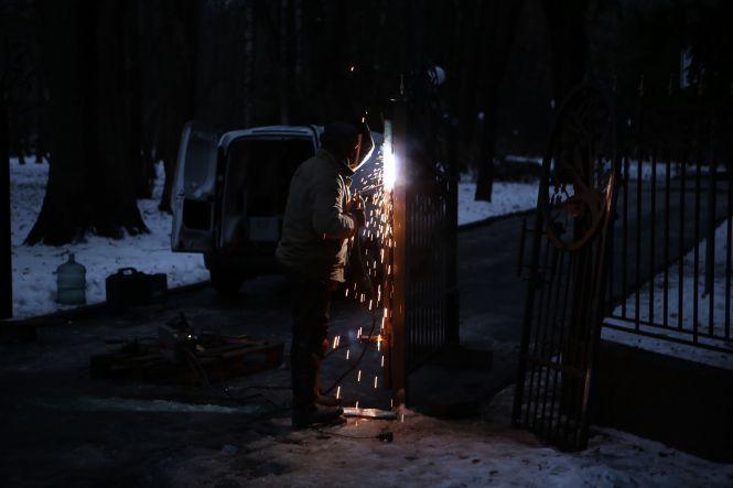 Новини Вінниці - фото з Фото дня: Нові ворота в Центральний парк і будівництво біля міської ради Фото дня: Нові ворота в Центральний парк і будівництво біля міської ради, фото №1 на сайті 20minut.ua