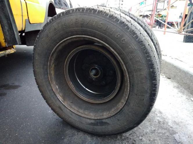 Новини Хмельницького - фото з Травмована жінка та маршрутка без колеса: хроніка ДТП у Хмельницькому Травмована жінка та маршрутка без колеса: хроніка ДТП у Хмельницькому, фото №3 на сайті vsim.ua