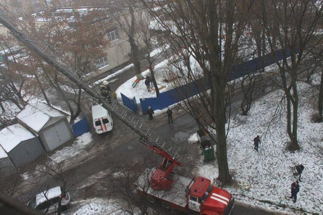 Новини Вінниці - фото з На Чорновола горіла квартира. Мешканців будинку евакуювали На Чорновола горіла квартира. Мешканців будинку евакуювали, фото №1 на сайті 20minut.ua
