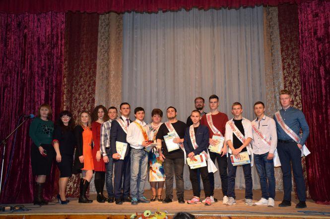 Новини Вінниці - фото з «Лицар» Вінницького технічного коледжу швидко збирає і розбирає автомат «Лицар» Вінницького технічного коледжу швидко збирає і розбирає автомат, фото №2 на сайті 20minut.ua