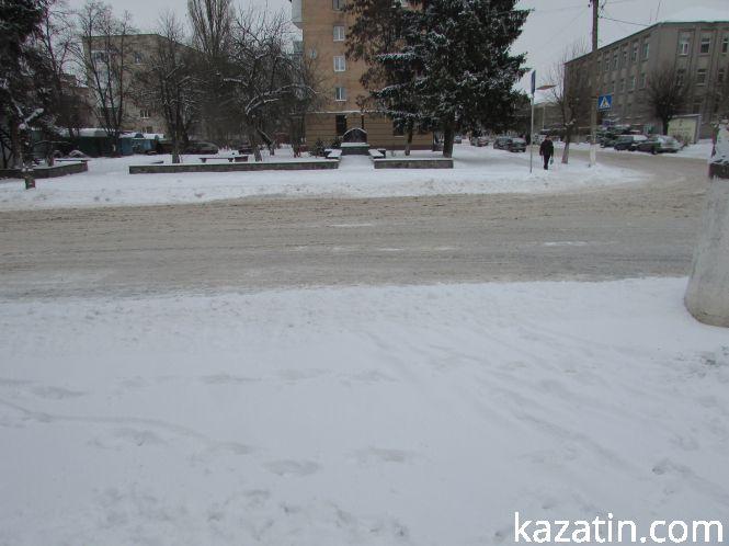 Новини Козятина - фото з Як у Козятині боролися зі сніговими заметами Як у Козятині боролися зі сніговими заметами, фото №1 на сайті 20minut.ua