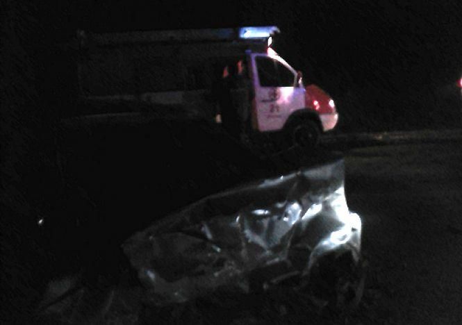 Новини Хмельницького - фото з У Шепетівці "Citroen" влетів у вантажівку: пасажира з авто діставали рятівники У Шепетівці "Citroen" влетів у вантажівку: пасажира з авто діставали рятівники, фото №2 на сайті vsim.ua