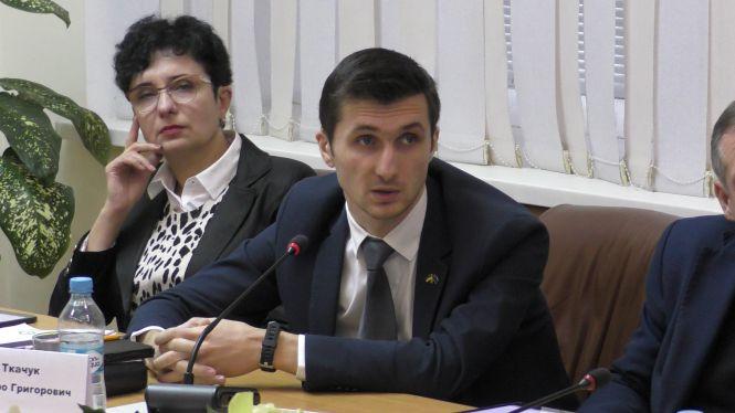 Новини Житомира - фото з На виконкомі розлючені жителі району Паперової фабрики вимагали звільнення Дмитра Ткачука На виконкомі розлючені жителі району Паперової фабрики вимагали звільнення Дмитра Ткачука, фото №1 на сайті 20minut.ua