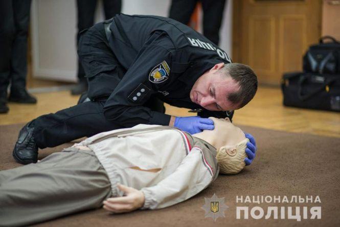 Новини Тернополя - фото з Тернопільські копи за потреби зможуть прийняти і пологи Тернопільські копи за потреби зможуть прийняти і пологи, фото №2 на сайті 20minut.ua