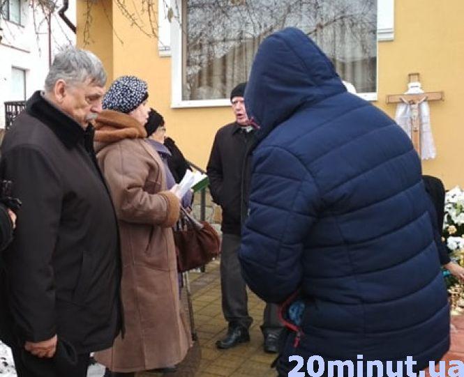 Новини Тернополя - фото з До самого кінця він жив кораблем: в "останнє плавання" провели капітана Тараса Парія До самого кінця він жив кораблем: в "останнє плавання" провели капітана Тараса Парія, фото №1 на сайті 20minut.ua
