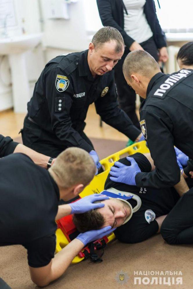 Новини Тернополя - фото з Тернопільські копи за потреби зможуть прийняти і пологи Тернопільські копи за потреби зможуть прийняти і пологи, фото №1 на сайті 20minut.ua