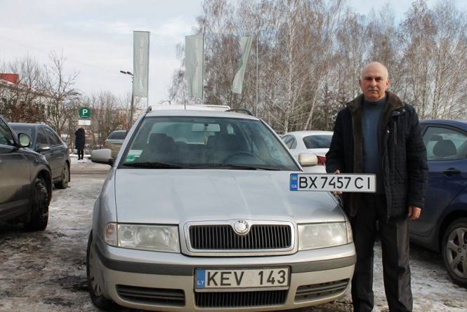 Розмитнені "євробляхи", алкоокуляри та побитий меморіал біля ОДА: ТОП-5 новин тижня у Хмельницькому, фото №1 на сайті vsim.ua