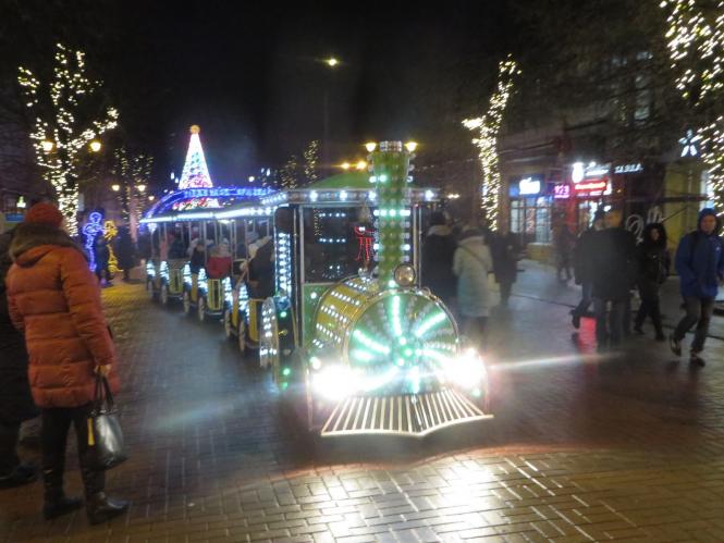 Новини Хмельницького - фото з Як виглядає вечірня «стометрівка» (ФОТО) Як виглядає вечірня «стометрівка» (ФОТО), фото №5 на сайті vsim.ua