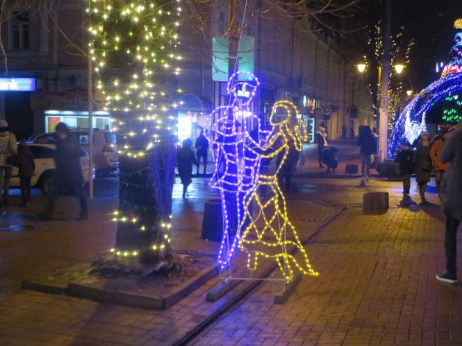 Новини Хмельницького - фото з Як виглядає вечірня «стометрівка» (ФОТО) Як виглядає вечірня «стометрівка» (ФОТО), фото №4 на сайті vsim.ua