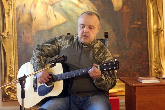 Новини Кам'янця-Подільського - фото з «Пісні з війни і переживання солдат» - як пройшла презентація збірки «В.О.П» «Пісні з війни і переживання солдат» - як пройшла презентація збірки «В.О.П», фото №3 на сайті 20minut.ua
