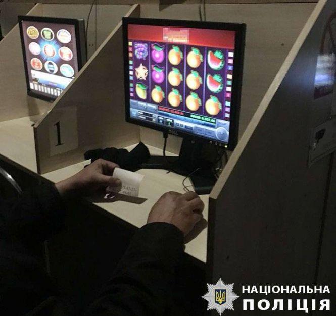 Новини Хмельницького - фото з На Хмельниччині виявили підпільний ігровий зал На Хмельниччині виявили підпільний ігровий зал, фото №3 на сайті vsim.ua