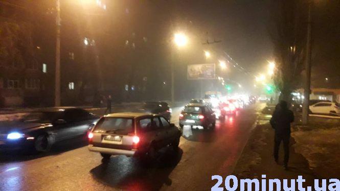 ДТП на Коріатовичів: водій Mitsubishi збив чоловіка. У сторону центра величезні затори, фото №3 на сайті 20minut.ua