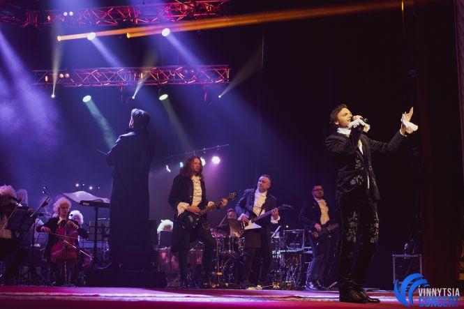 Новини Вінниці - фото з Рок-опера MOZART: враження вінничан і готовність француза Поля Манондіза підкорювати «Євробачення-2019» Рок-опера MOZART: враження вінничан і готовність француза Поля Манондіза підкорювати «Євробачення-2019», фото №10 на сайті 20minut.ua