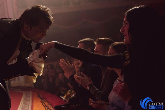 Новини Вінниці - фото з Рок-опера MOZART: враження вінничан і готовність француза Поля Манондіза підкорювати «Євробачення-2019» Рок-опера MOZART: враження вінничан і готовність француза Поля Манондіза підкорювати «Євробачення-2019», фото №7 на сайті 20minut.ua