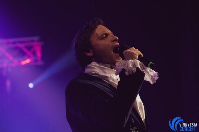 Новини Вінниці - фото з Рок-опера MOZART: враження вінничан і готовність француза Поля Манондіза підкорювати «Євробачення-2019» Рок-опера MOZART: враження вінничан і готовність француза Поля Манондіза підкорювати «Євробачення-2019», фото №9 на сайті 20minut.ua