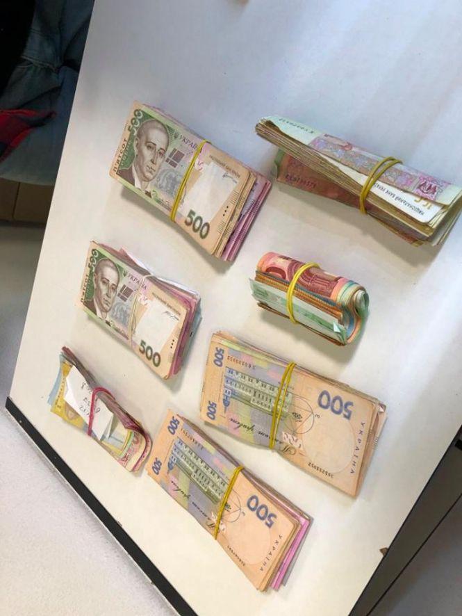 Новини Тернополя - фото з У Тернополі “накрили” велику партію нелегальних “Айфонів” У Тернополі “накрили” велику партію нелегальних “Айфонів”, фото №2 на сайті 20minut.ua