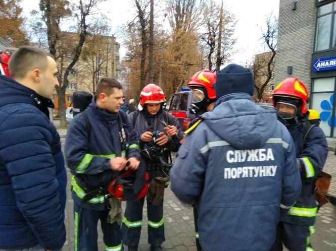 На Проскурівській задимівся ТЦ “Luxury”, фото №5 на сайті vsim.ua