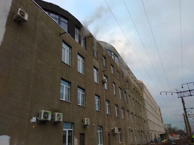 На Проскурівській задимівся ТЦ “Luxury”, фото №3 на сайті vsim.ua