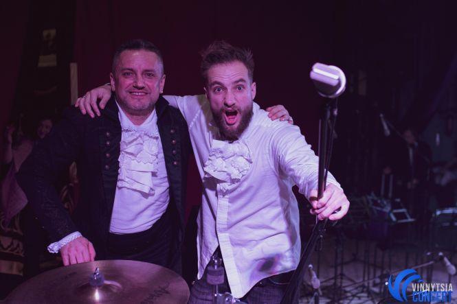 Новини Вінниці - фото з Рок-опера MOZART: враження вінничан і готовність француза Поля Манондіза підкорювати «Євробачення-2019» Рок-опера MOZART: враження вінничан і готовність француза Поля Манондіза підкорювати «Євробачення-2019», фото №33 на сайті 20minut.ua