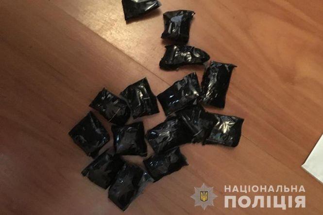 Новини Тернополя - фото з Студенти, які збували наркоту через «закладки», заробляли до 30-50 тисяч Студенти, які збували наркоту через «закладки», заробляли до 30-50 тисяч, фото №1 на сайті 20minut.ua
