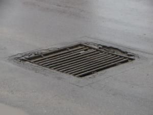 Новини Хмельницького - фото з На відремонтованих дорогах Хмельницького просіли зливові решітки. Чиновники пояснили причину На відремонтованих дорогах Хмельницького просіли зливові решітки. Чиновники пояснили причину, фото №2 на сайті vsim.ua