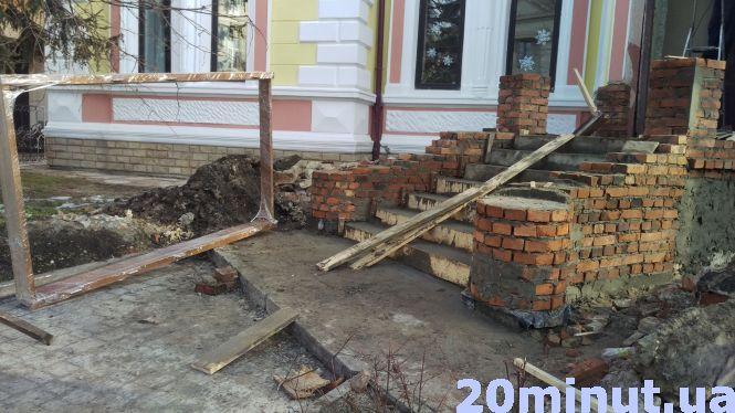 Новини Тернополя - фото з Фото дня: завершується ремонт обласної бібліотеки Фото дня: завершується ремонт обласної бібліотеки, фото №2 на сайті 20minut.ua