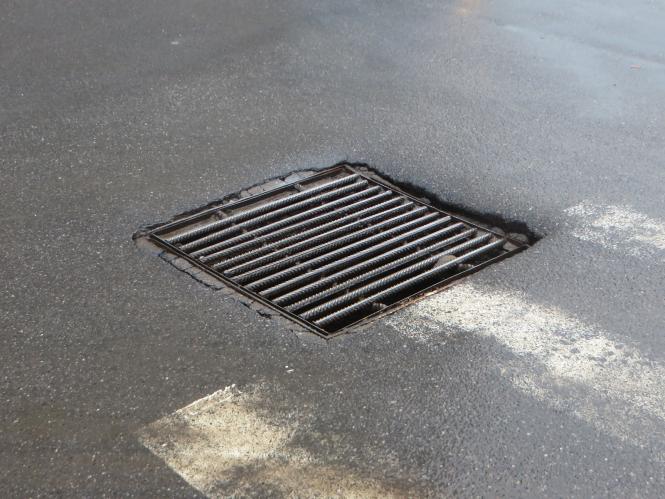 Новини Хмельницького - фото з На відремонтованих дорогах Хмельницького просіли зливові решітки. Чиновники пояснили причину На відремонтованих дорогах Хмельницького просіли зливові решітки. Чиновники пояснили причину, фото №4 на сайті vsim.ua