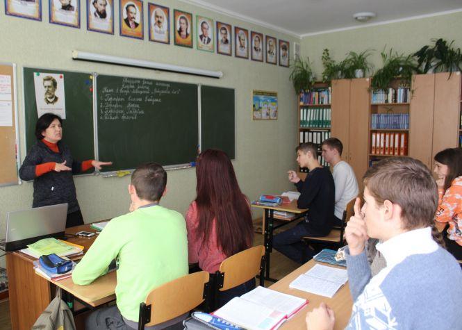 Новини Вінниці - фото з Тут розмовляють жестами і… обіймаються з учителями. Як і де навчають глухих дітей? Тут розмовляють жестами і… обіймаються з учителями. Як і де навчають глухих дітей?, фото №9 на сайті 20minut.ua